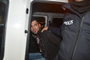 Arabayı &ccedil;alan hırsızdan pişkin savunma