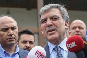 Keke&ccedil;'ten Abdullah G&uuml;l'e: Kimden ne ka&ccedil;ırıyorsunuz?