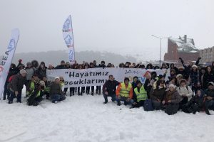LÖSEV, 'Dünya Gönüllüler Günü'nü' Bursa Uludağ'da kutladı