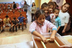 SEKA Kağıt M&uuml;zesi &ouml;ğrencilerin ayağına gidiyor