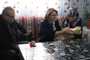 Bakan Soylu'dan yeni doğan şehit &ccedil;ocuğuna altın