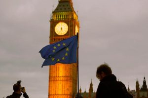 Brexit s&uuml;resince İngiltere'yi bekleyen 'iyi' se&ccedil;enek yok