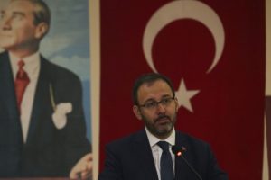 Bakan Kasapoğlu'ndan milli atletlere tebrik!