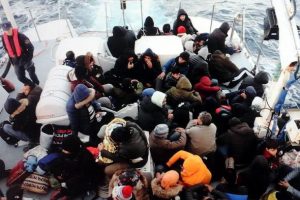 Bodrum a&ccedil;ıklarında 112 d&uuml;zensiz g&ouml;&ccedil;men yakalandı