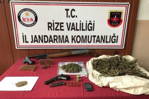 Jandarmadan ka&ccedil;ak silah imalathanesine baskın
