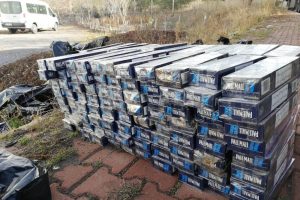 Polis ka&ccedil;ak sigaraya ge&ccedil;it vermedi