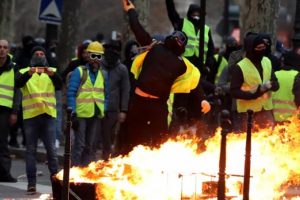 Fransa'daki protestolarda gözaltına alınanların sayısı belli oldu