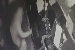 Soyguncuyu 'kral tacı' yaktı!