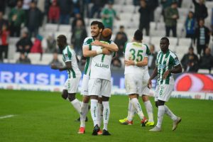Bursaspor, mağlup olduğu ma&ccedil;ların hepsinde 2 gol yedi