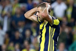 Slimani en k&ouml;t&uuml; gol performansına ortak