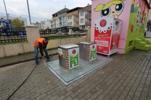 Bursa Gürsu'da yeraltı çöp konteynerleri temizleniyor