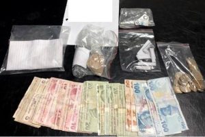 Uyuşturucu tacirlerine operasyon: 7 g&ouml;zaltı