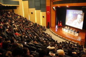 Yazar Cengiz Aytmatov SA&Uuml;'de anıldı