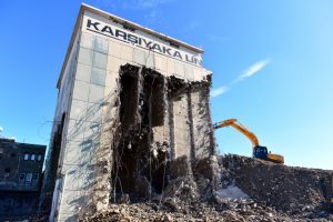 62 yıllık un fabrikasının yıkımına başlandı