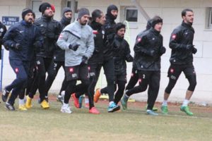T&uuml;rkiye liglerinin tek namağlup takımı Bayburtspor!