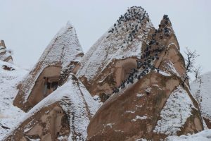 Kapadokya'da kar kartpostallık görüntüler ortaya çıkardı