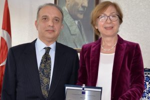 Prof. Dr. Bilgin'e Avrupa Havayolu Yönetimi Derneği'nden diploma