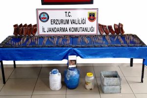 PKK'lı ter&ouml;ristlere ait m&uuml;himmat ele ge&ccedil;irildi