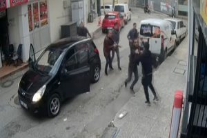2 kişinin yaralandığı kavgaya 9 g&ouml;zaltı