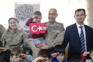 Mehmet&ccedil;ik &ouml;ğrenciler i&ccedil;in seferber oldu
