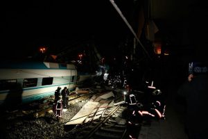 Yüksek Hızlı Tren kazası: 9 kişi öldü, 47 kişi yaralandı