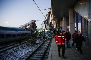 Ankara'daki tren kazasıyla ilgili 3 kişi gözaltına alındı