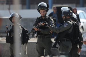 İsrail ordusu Ramallah'ın giriş &ccedil;ıkışlarını kapattı