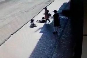 Sevmek i&ccedil;in yaklaştı... Sonrası korkun&ccedil;!