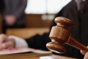 Emniyetteki silahların &ccedil;alınması davasında 4 sanığa hapis cezası