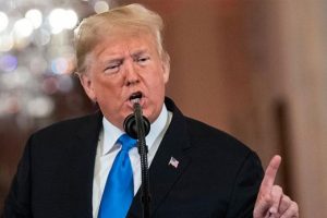 Trump hapis cezası alan eski avukatına y&uuml;klendi