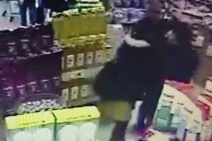 Marketteki kadınlar herkesi şoke etti!