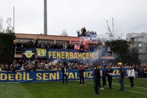 Fenerbah&ccedil;e'de taraftara a&ccedil;ık idman &ccedil;ağrısı