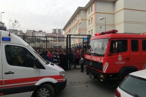 İstanbul'da ortaokulda yangın paniği