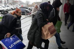 İsyan ettiren olay! Tek tek belirleyip...