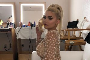 Kylie Jenner'in yılbaşı pozu beğeni rekoru kırdı!