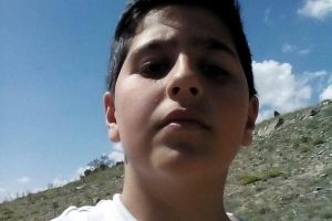 Av t&uuml;feğiyle başından vurulan 13 yaşındaki &ccedil;ocuk hayatını kaybetti