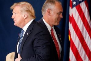 Trump duyurdu... G&ouml;revi bırakıyor!