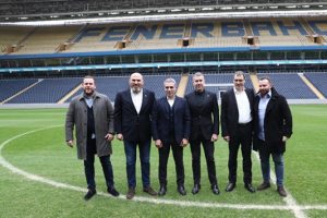 Fenerbah&ccedil;e'den imza t&ouml;reni a&ccedil;ıklaması