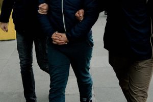FET&Ouml;'n&uuml;n finans&ccedil;ısı gaybubet evinde yakalandı