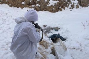 Ter&ouml;ristlerin 3 odalı sığınağı imha edildi