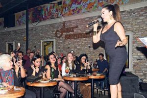 Eski eşi ve kızıyla Kıbrıs'a gidecek