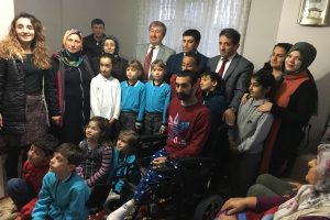 Bursa'da minik öğrenciler, engelli gencin hayalini gerçekleştirdi