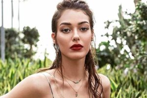 Dilan &Ccedil;i&ccedil;ek Deniz'in paylaşımına beğeni yağdı!