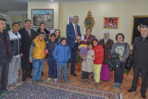 Bursa Karacabey Belediye Başkanı Özkan öğrencileri ağırladı