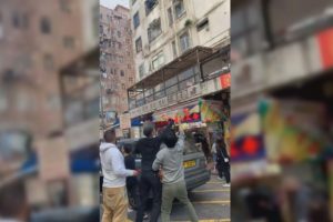 &Ccedil;atıdan para sa&ccedil;tırdı, g&ouml;zaltına alındı
