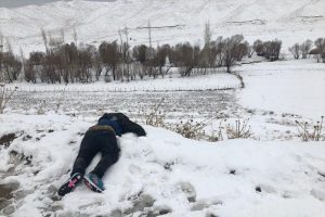 Yabancı uyruklu kişi donmuş halde bulundu