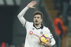 Beşiktaş'ta Atiba, Tolgay ve Oğuzhan yolcu