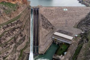 Dicle Barajı'nda kopan kapak yarın monte edilecek