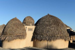 İran'da hurma yapraklarından inşa edilen otel turistlerin ilgi odağı