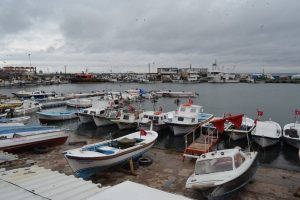 Marmara'da deniz ulaşımına fırtına engeli